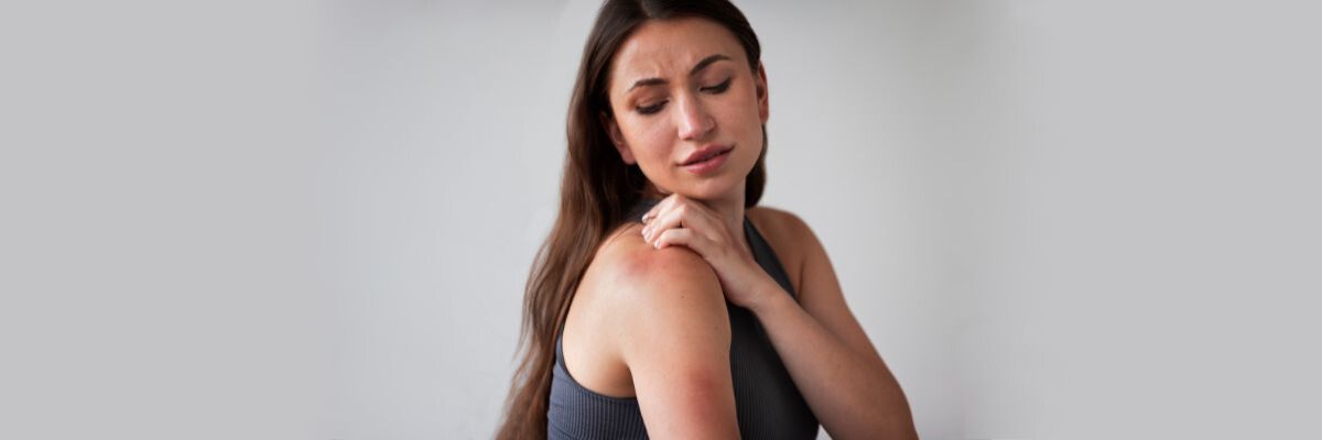 Κόκκινα σπυράκια & εξανθήματα με φαγούρα: Τι συμβαίνει στο δέρμα σας;