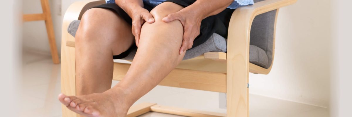 Πρήξιμο στα Πόδια: Αίτιες, Συμπτώματα και Πώς να Το Αντιμετωπίσετε